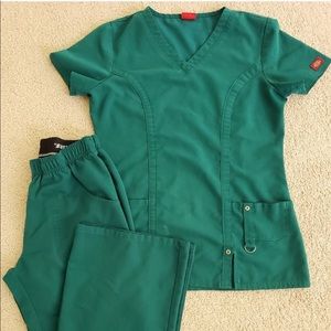 Dickies Scrub Set